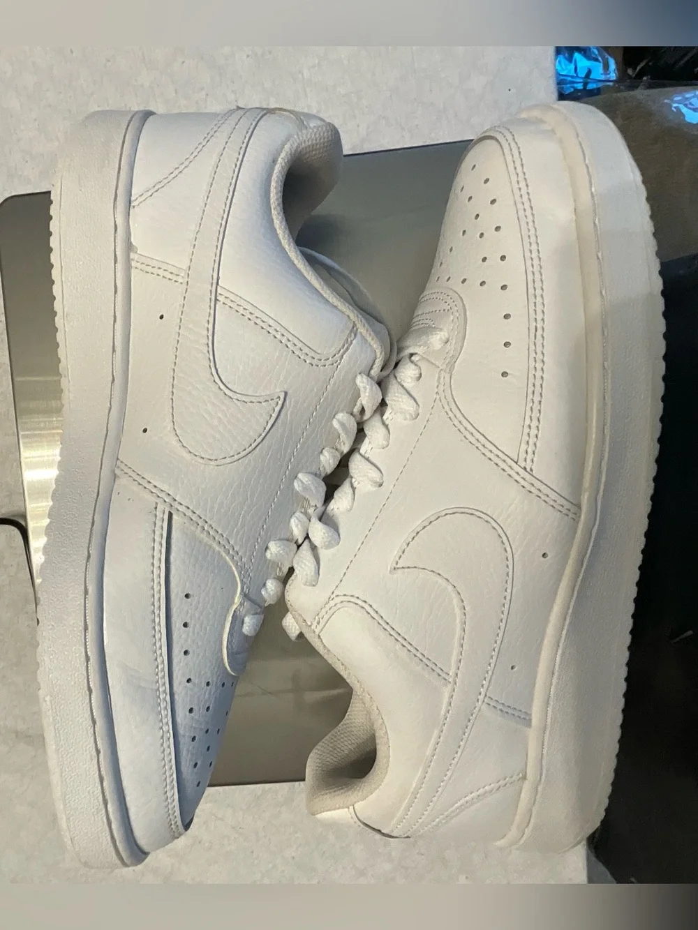 Nike Men's White Low-Top Leather Sneakers